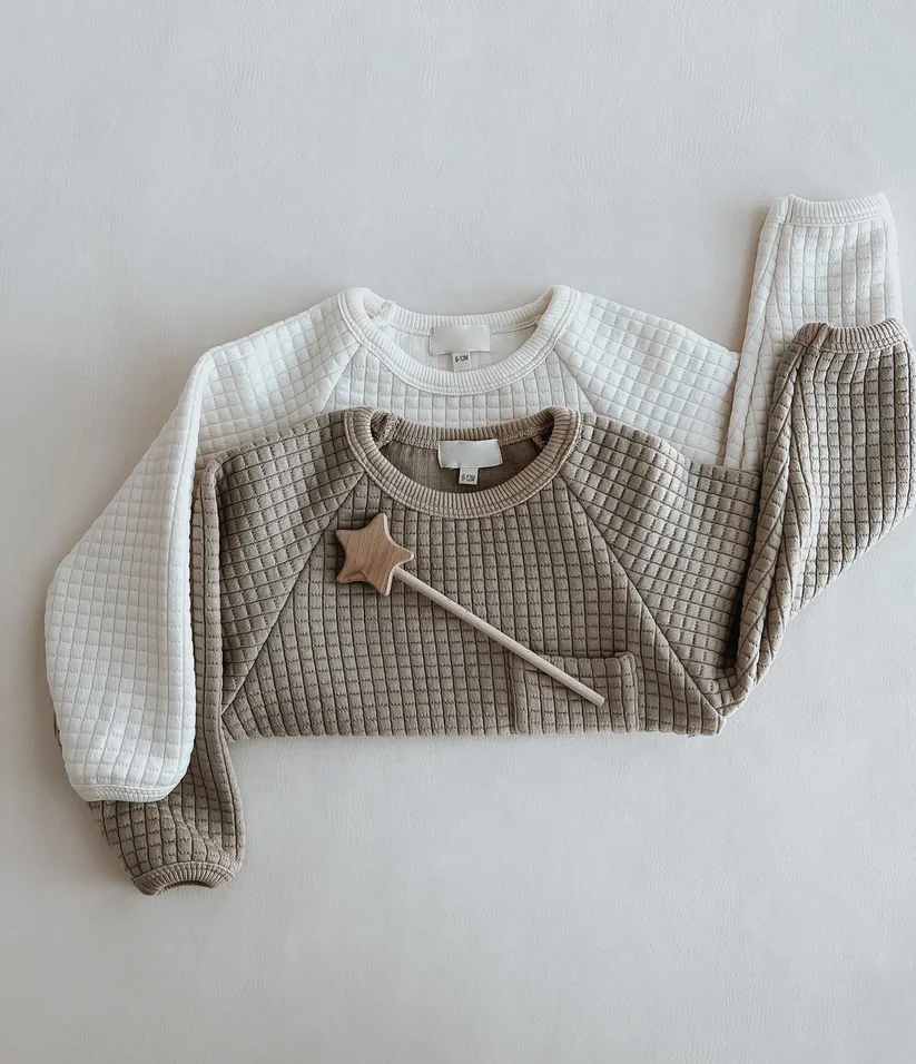 Custom Gingham Quilt Material Baby Clothes Set for Winter Kids 2 Piece Long Sleeve Loungewearr Suit - Image 3