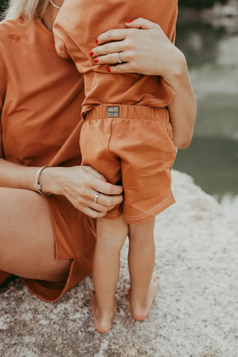 Quality Terry Family Matching Set Solid Color Custom Mommy and Me Clothing Outfit Sets With Label - Image 5