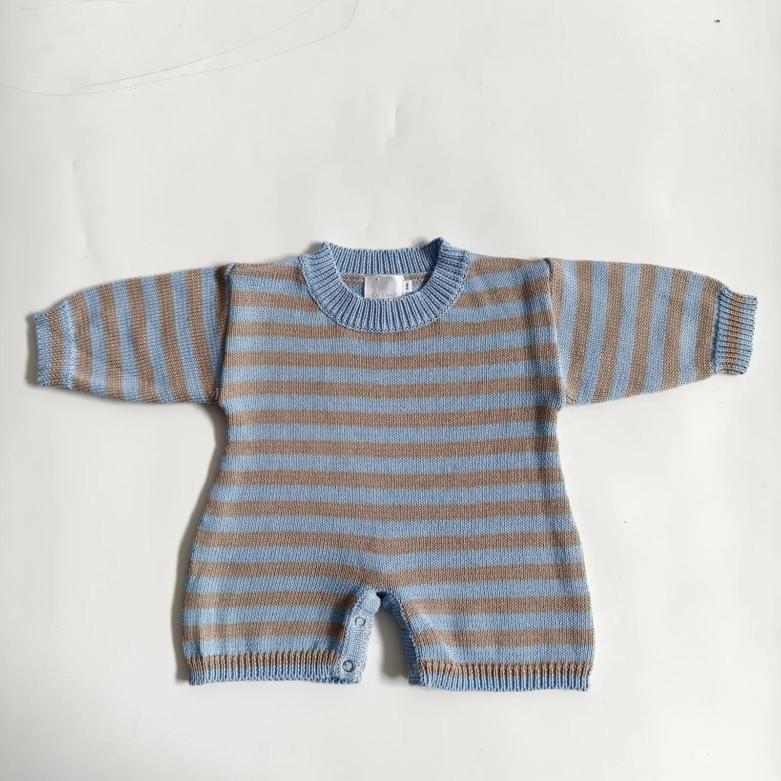 100% Cotton Custom Design Knitted Romper for Baby Casual Style Button Closure Age 0-6 Months - Image 2