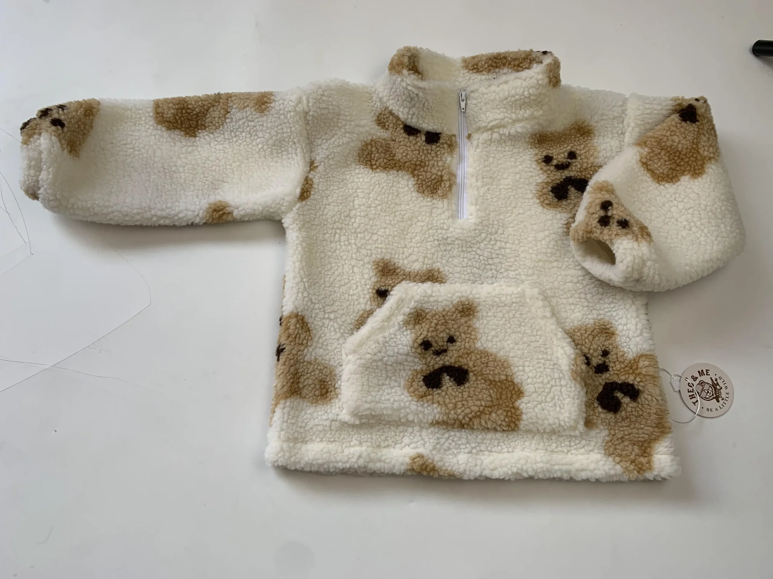 Wholesale bamboo baby clothes mystery bundles for B2B buyers – sustainable, soft, and stylish options for retail businesses.