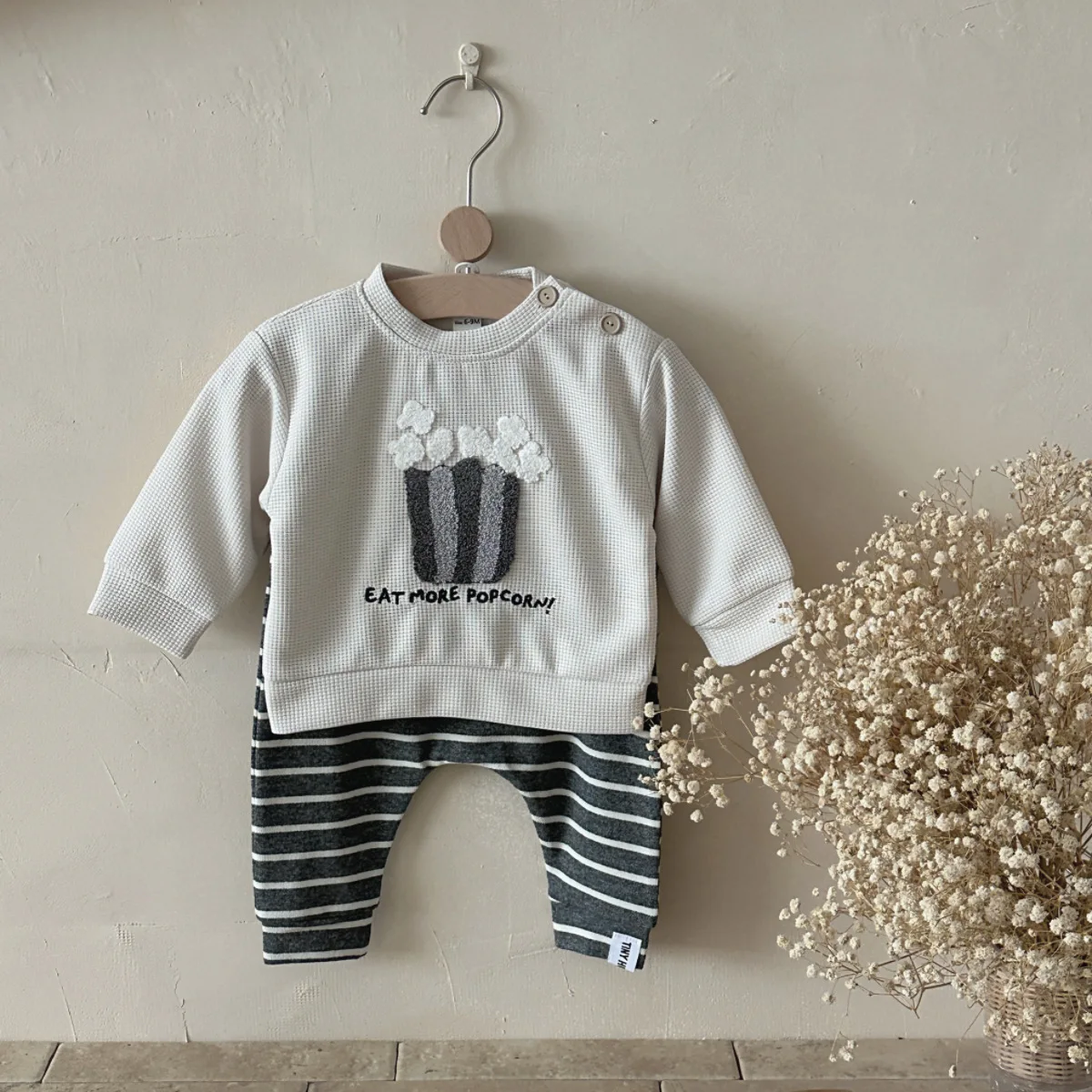 Custom Soft Girl Set High-quality Soft Polyester Children's Set 0-neck T-shirt and Striped Sports Pants Baby Two-piece Clothing - Image 4