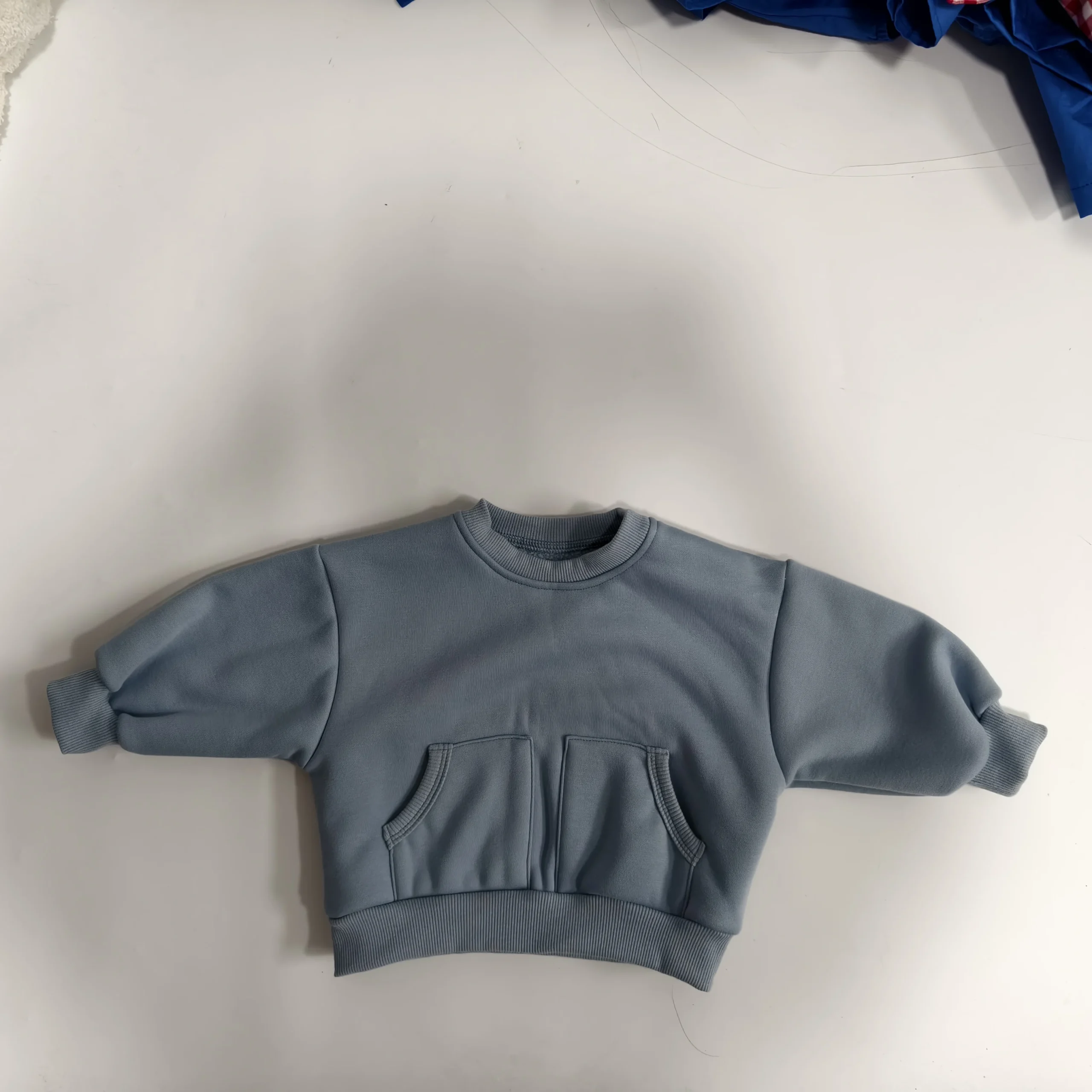 OEM Kid Clothing Toddler Fleece Lined Long Sleeve Crewneck No Hood Pullover Top Winter Thermal Warm Sweatshirt - Image 4