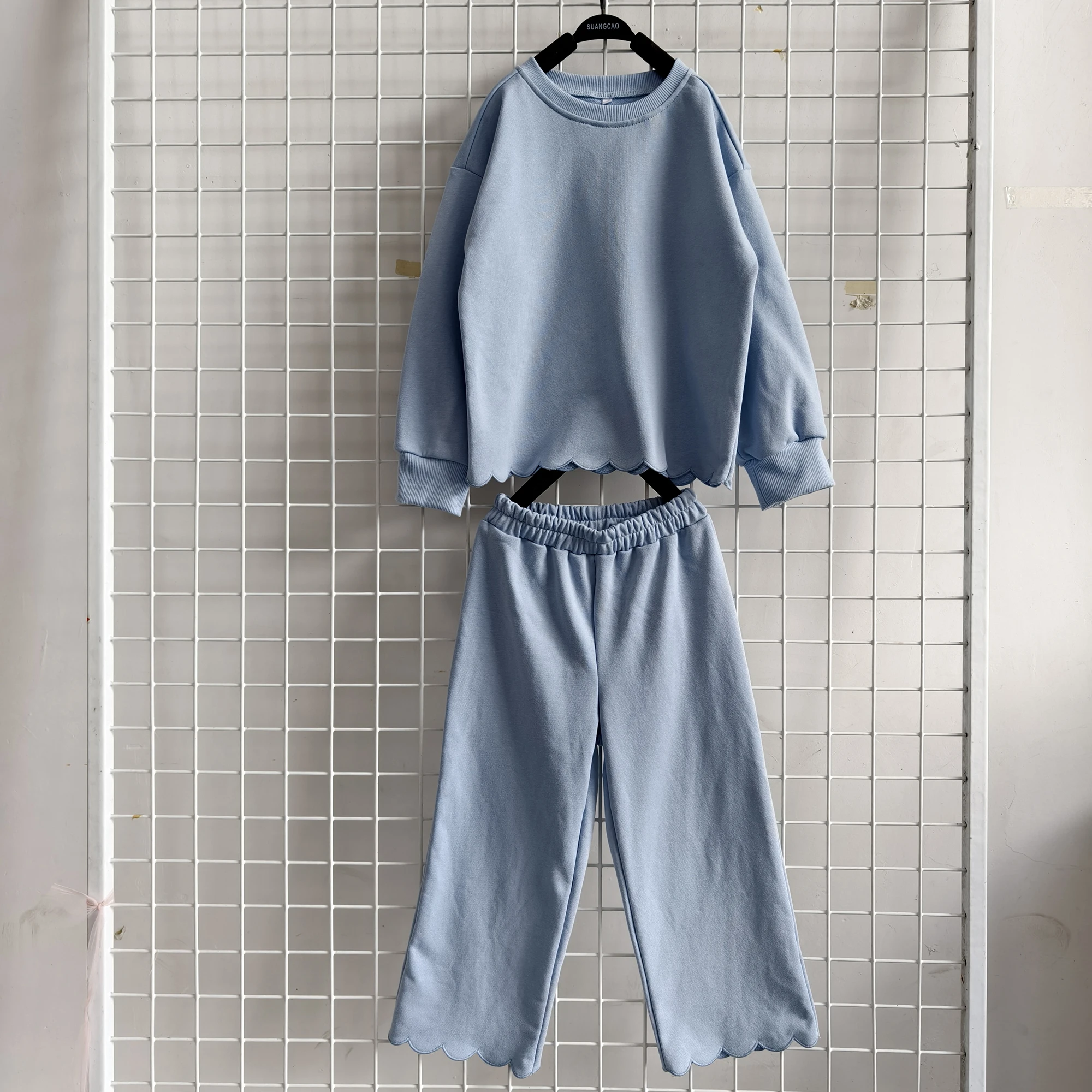 OEM Mommy and Me Matching Outfits Mama and Mini Long Sleeve Crewneck Sweatershirt Pullover Tops and Pant Set - Image 4